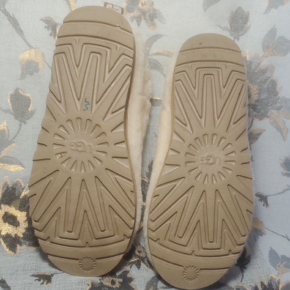 UGG Cream Tan Sheepskin Slippers with Plush Lining - Picture 7 of 7